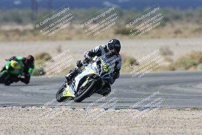 media/Oct-05-2025-CVMA (Sun) [[beeef4f201]]/Race 5-Amateur Supersport Open (Holeshot)/